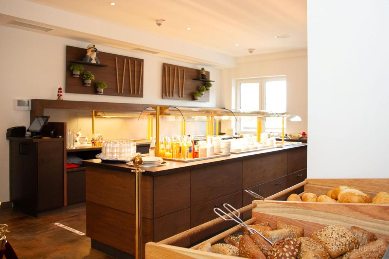 Ostseehotel Wustrow Wustrow  Dış mekan fotoğraf